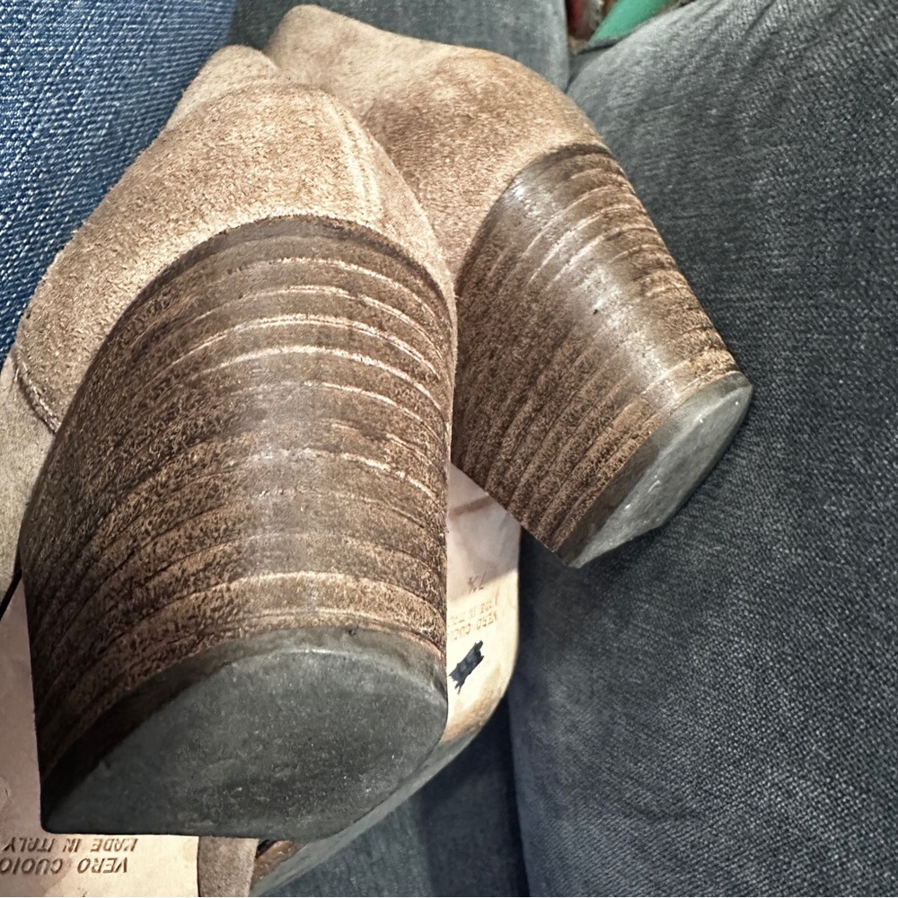 Aquatalia Tan Taupe Suede Leather Stacked Heel Zip Ankle Bootie Boot 8.5 Greige - Picture 13 of 13